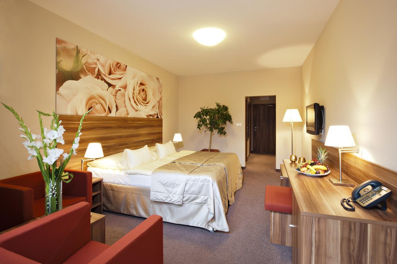 Hotel Velka Fatra Turcianske Teplice Exterior photo